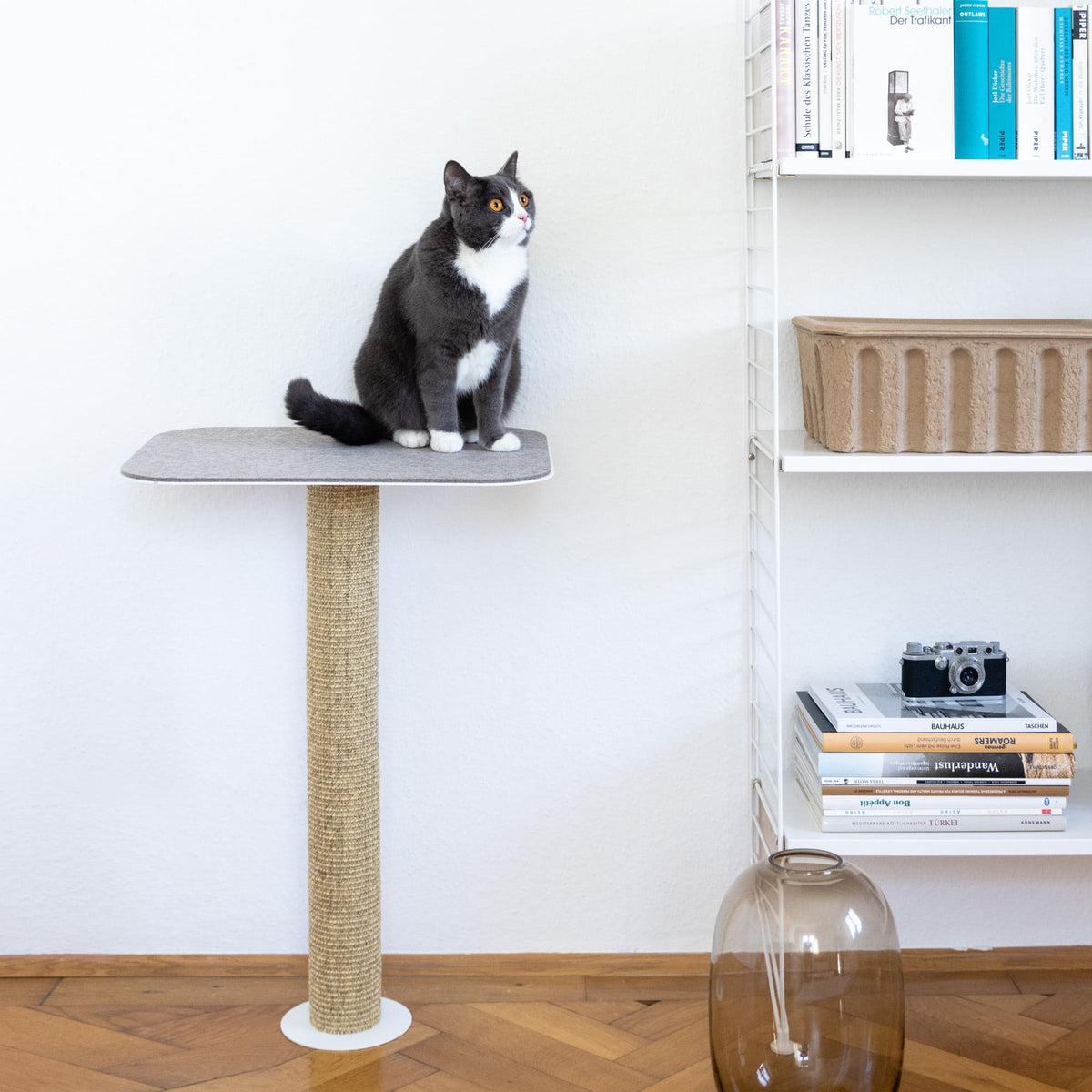 GALLERY Cat Scratching Tower