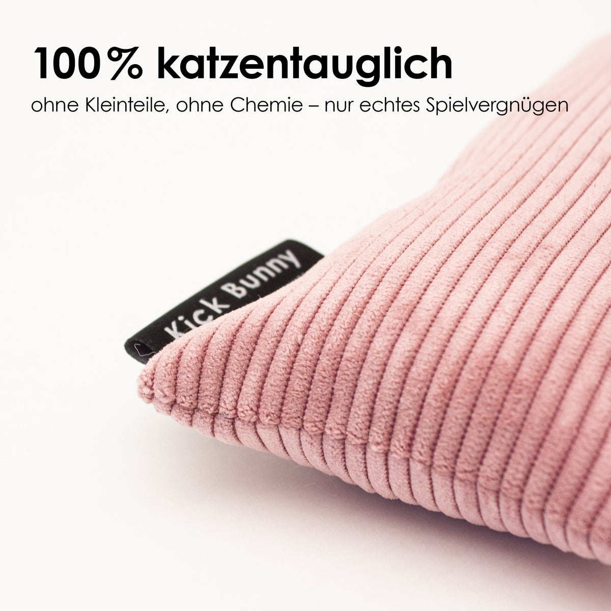 Detailaufnahme eines rosa Cord Bunnykick Kissens mit strukturierter Oberfläche
