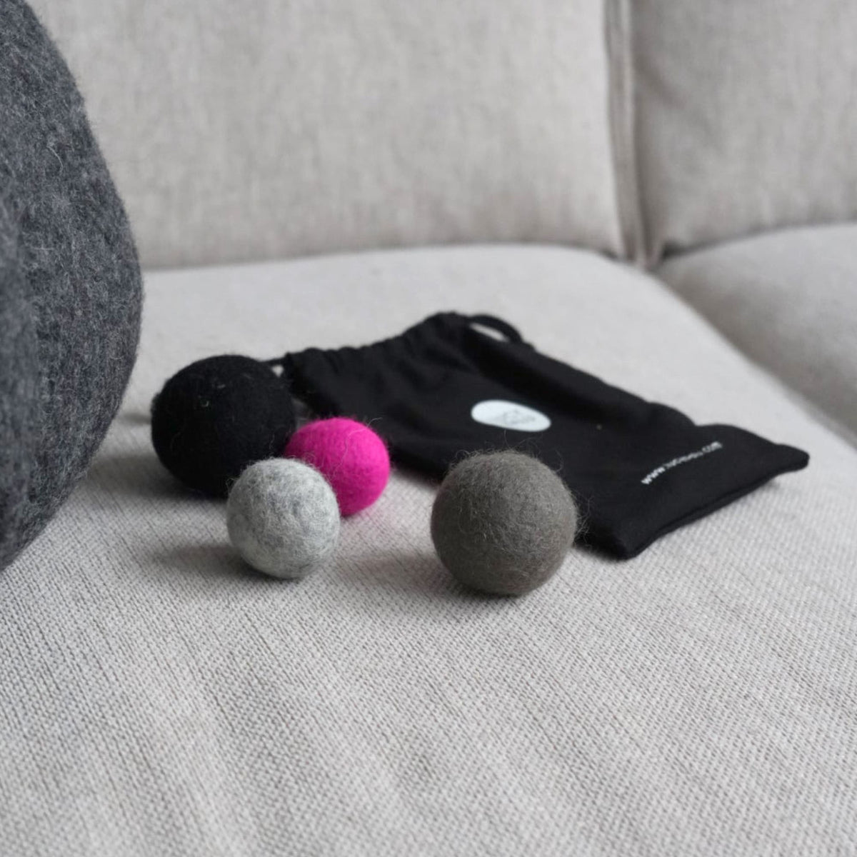 JOY BAG - Felt balls for cats