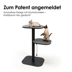 Design-Kratzbaum mit innovativem Aluminiumkern, zum Patent angemeldet, mit zwei Katzen auf dunkelgrauen Liegeflächen.